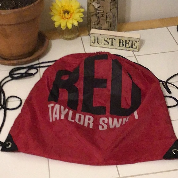Taylor Swift RED Concert Drawstring Backpack - Picture 5 of 6